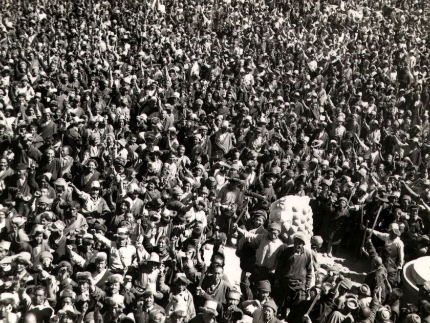 protest gathering at the stone lion’s (do senge lam) crossing in Lhasa, March 10, 1959
