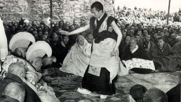 Old photo of a young Dalai Lama, 1958