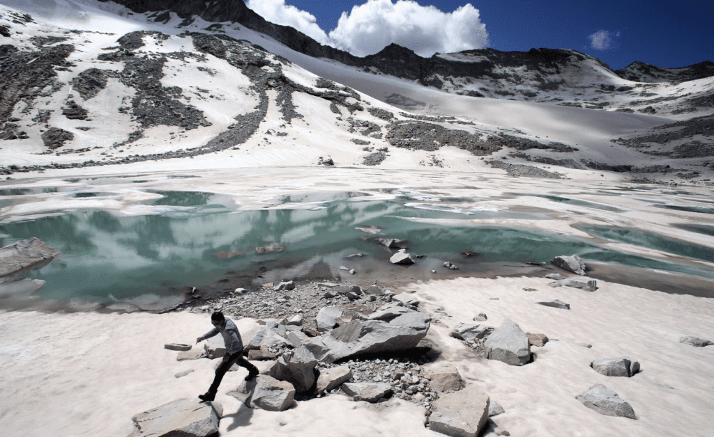 Tibetan Plateau Glacier Dam