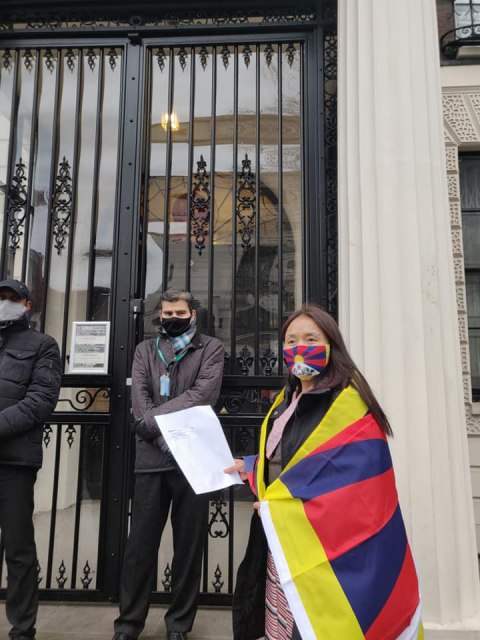 Namgyal delivering a letter from Free Tibet and the Tibetan community to the Chinese embassy